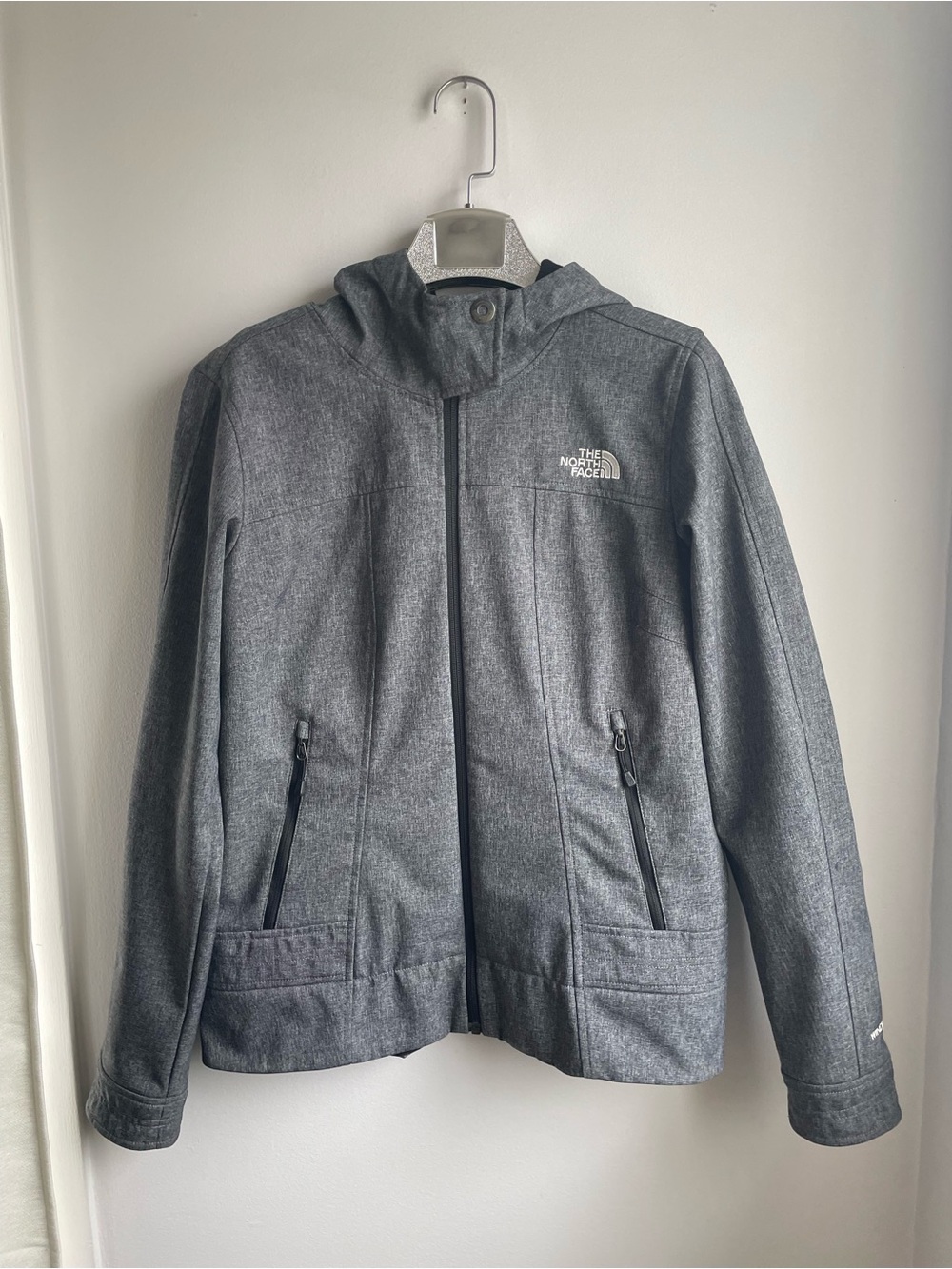 The North Face Grey Jacket Windwall Fleece-lined size M